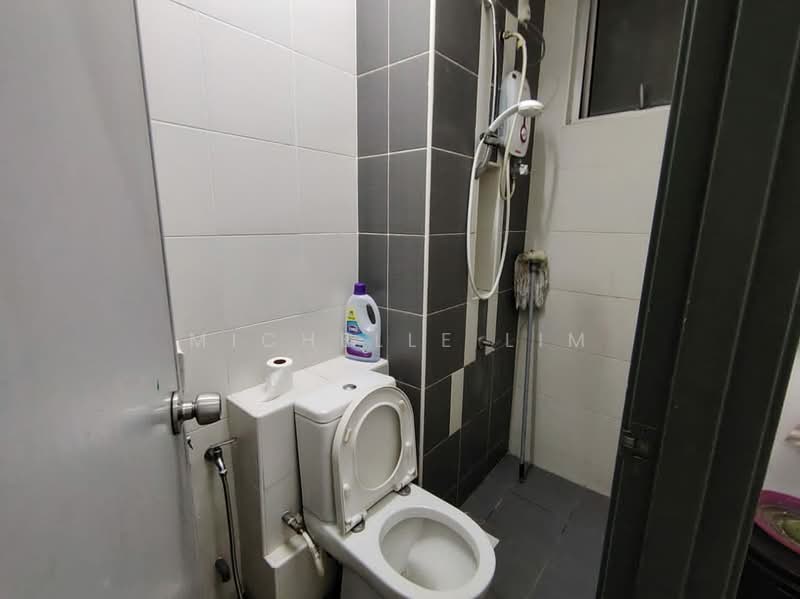 Servis Apartment untuk Disewa di D'Ambience Residences (Pangsapuri Ikatan Flora) - Michelle Lim - Bathroom - PropertyGuru.com.my