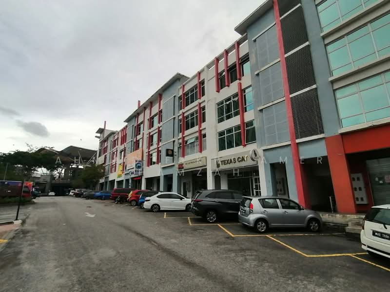 Office for Rent in Bandar Putra Permai (Seri Kembangan) - Ahmad Fikri Amer Hamzah - Exterior - PropertyGuru.com.my
