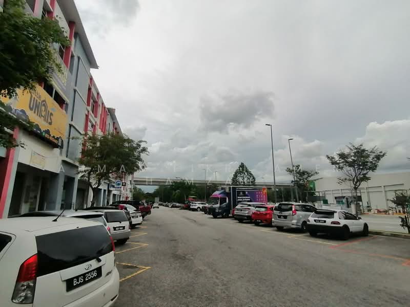 Office for Rent in Bandar Putra Permai (Seri Kembangan) - Ahmad Fikri Amer Hamzah - Exterior - PropertyGuru.com.my