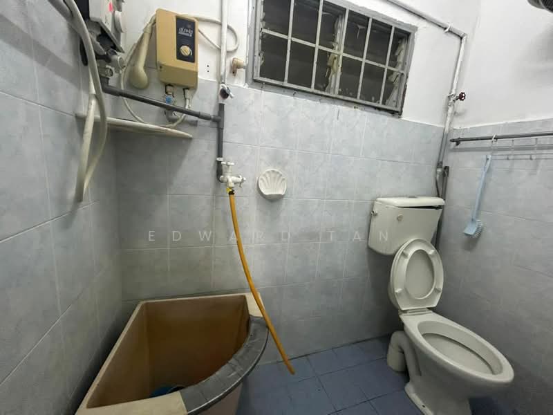 2-storey Terraced House for Sale in Ulu Tiram (Johor) - Edward Tan - Bathroom - PropertyGuru.com.my
