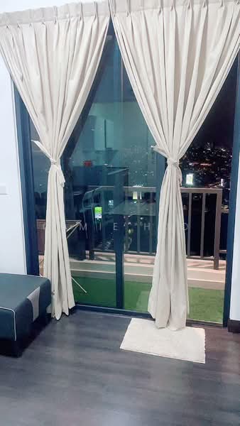 Servis Apartment untuk Dijual di 28 Boulevard - Camie Hoo - Balcony - PropertyGuru.com.my