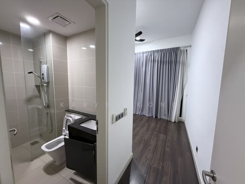 Service Residence for Sale at The Park 2 - Karyen Kong - Bathroom - PropertyGuru.com.my