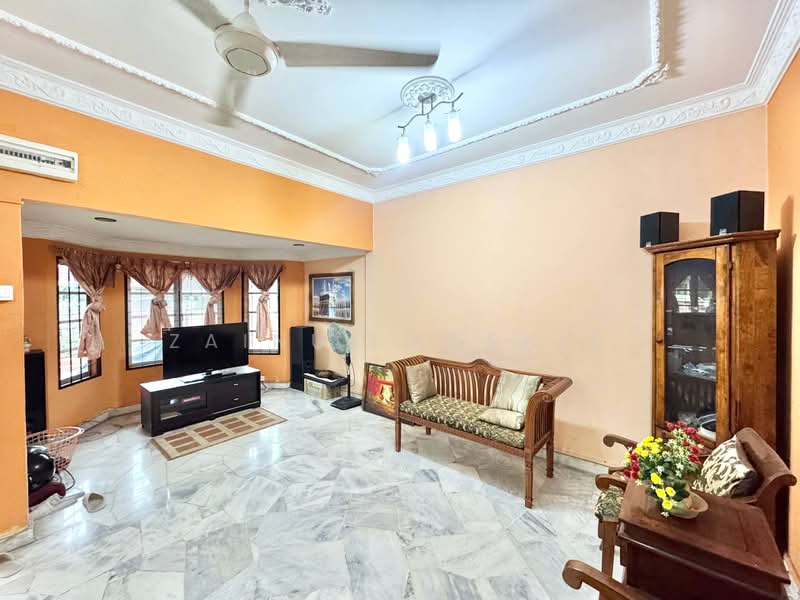 Rumah Teres 2 Tingkat untuk Dijual di Usj 11 (Subang Jaya) - Zainul Rashid - Living Room - PropertyGuru.com.my
