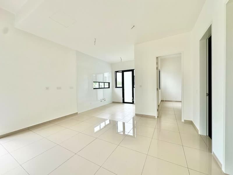 Semi-Detached House for Sale in Telok Panglima Garang (Selangor) - Zainul Rashid - Living Room - PropertyGuru.com.my