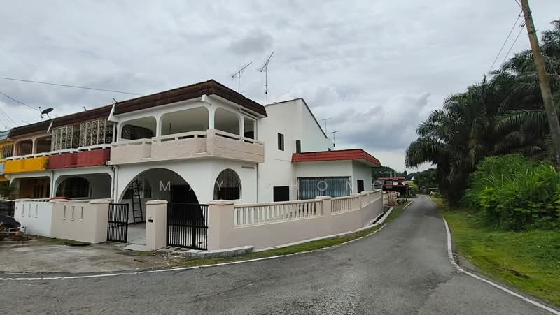 Rumah Teres 2 Tingkat untuk Dijual di Kulai Besar (Kulai) - May Chong - Exterior - PropertyGuru.com.my