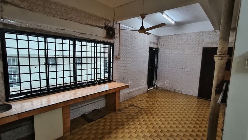 Rumah Teres 2 Tingkat untuk Dijual di Kulai Besar (Kulai) - May Chong - Kitchen - PropertyGuru.com.my