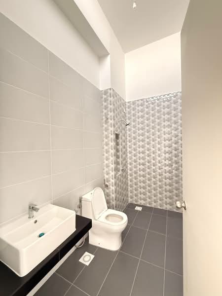 Terraced House for Rent in Kuala Selangor (Selangor) - Amirun Kinanah - Bathroom - PropertyGuru.com.my