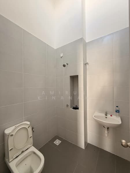 Terraced House for Rent in Kuala Selangor (Selangor) - Amirun Kinanah - Bathroom - PropertyGuru.com.my
