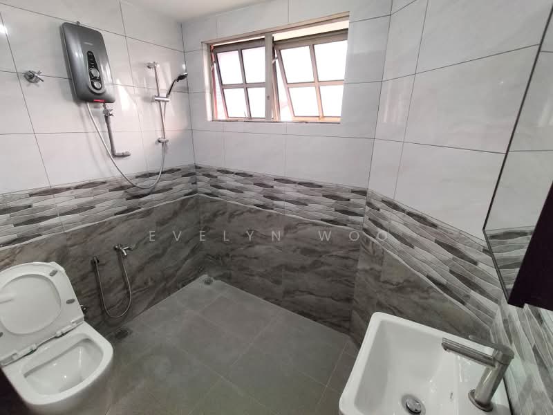 Rumah Teres untuk Disewa di Seksyen 17 (Petaling Jaya) - Evelyn Woo - Bathroom - PropertyGuru.com.my
