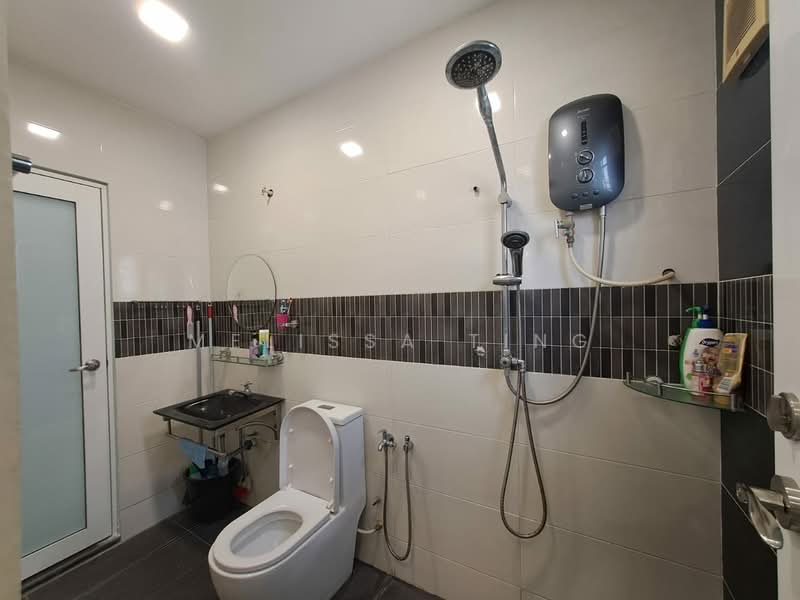 Rumah Teres 2 Tingkat untuk Disewa di Taman Wawasan (Puchong) - Melissa Ting - Bathroom - PropertyGuru.com.my