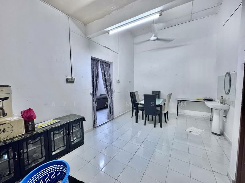 Rumah Teres 1 Tingkat untuk Dijual di Simpang Renggam (Johor) - Azlina Muslim - Dining Room - PropertyGuru.com.my