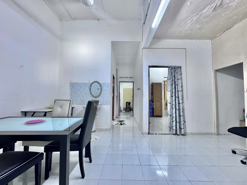 Rumah Teres 1 Tingkat untuk Dijual di Simpang Renggam (Johor) - Azlina Muslim - Dining Room - PropertyGuru.com.my