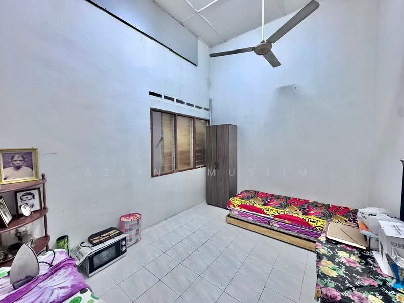 Rumah Teres 1 Tingkat untuk Dijual di Simpang Renggam (Johor) - Azlina Muslim - PropertyGuru.com.my