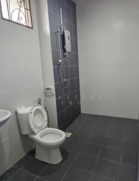 2-storey Terraced House for Sale in Taman Semenyih Mewah (Semenyih) - Celestine Ting - Bathroom - PropertyGuru.com.my