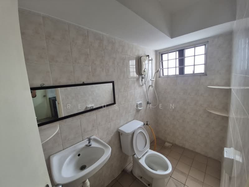Kondominium untuk Dijual di Kenanga Point - Remus Chen - Bathroom - PropertyGuru.com.my