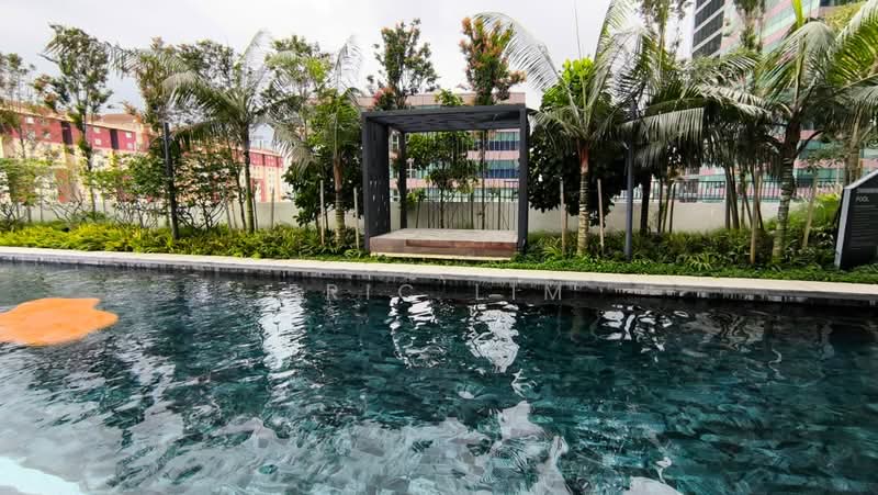 Servis Apartment untuk Disewa di YOLO Signature Suites - Eric Lim - Pool - PropertyGuru.com.my