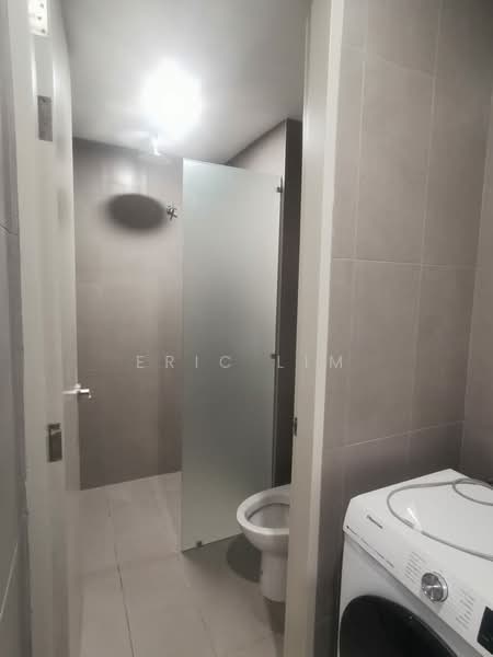 Servis Apartment untuk Disewa di YOLO Signature Suites - Eric Lim - Bathroom - PropertyGuru.com.my