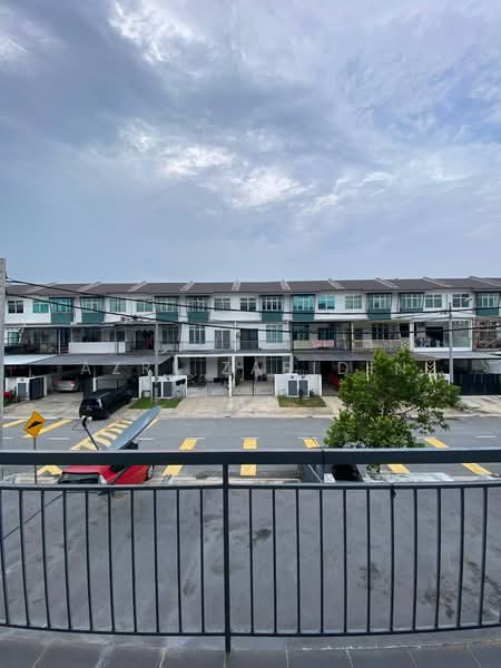 3-storey Terraced House for Rent in Taman Kundang Jaya (Rawang) - Azri Zabidin - PropertyGuru.com.my