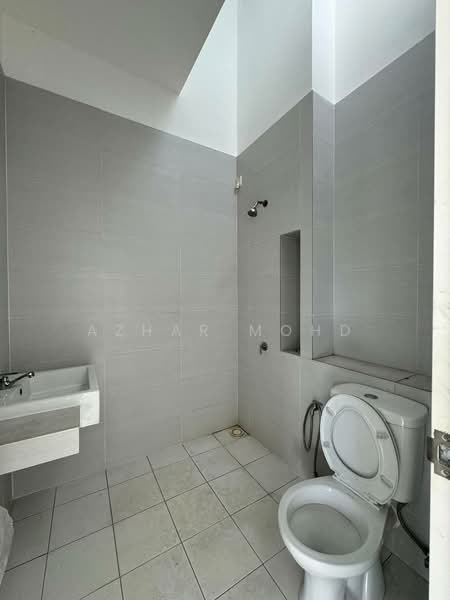 Rumah Teres 2-Tingkat untuk Dijual di Eco Grandeur (Puncak Alam) - Azhar Mohd - Bathroom - PropertyGuru.com.my
