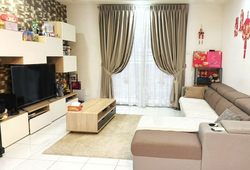 Pangsapuri untuk Dijual di Bayu Puteri 3 - CS Tan - Living Room - PropertyGuru.com.my