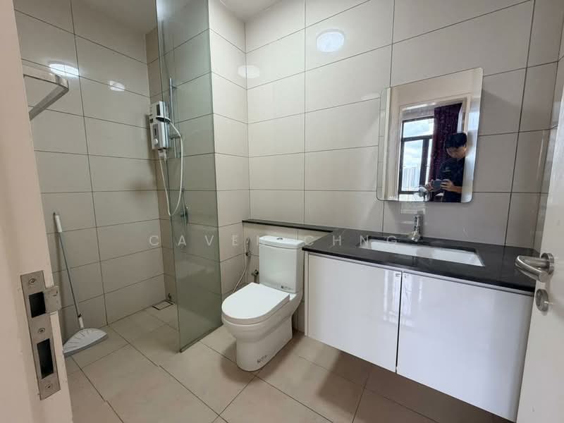 Servis Apartment untuk Disewa di The Park Sky Residence - Caven Chng - Bathroom - PropertyGuru.com.my