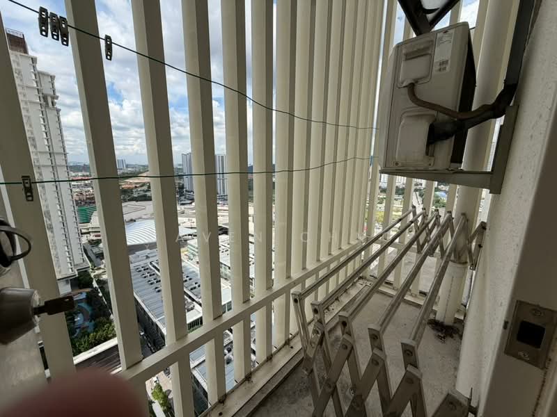Servis Apartment untuk Disewa di The Park Sky Residence - Caven Chng - Balcony - PropertyGuru.com.my