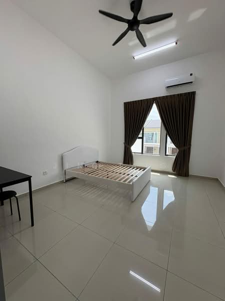 Terraced House for Rent in Kampung Sentosa Barat (Pasir Gudang) - Jing Tang - Bedroom - PropertyGuru.com.my