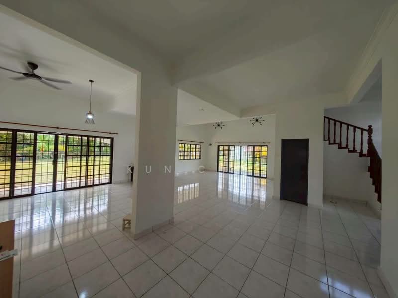 Bungalow for Rent in Bandar Putra (Kulai) - Kun Chai - Living Room - PropertyGuru.com.my