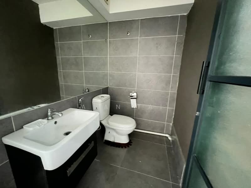 Kondominium untuk Disewa di Empire Damansara (Empire SOHO 2) - Alan Tai - Bathroom - PropertyGuru.com.my