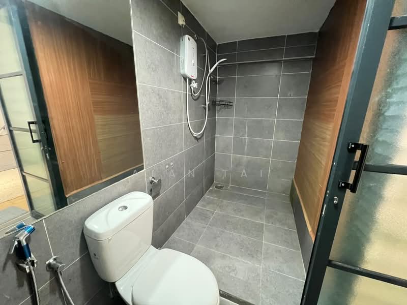 Kondominium untuk Disewa di Empire Damansara (Empire SOHO 2) - Alan Tai - Bathroom - PropertyGuru.com.my