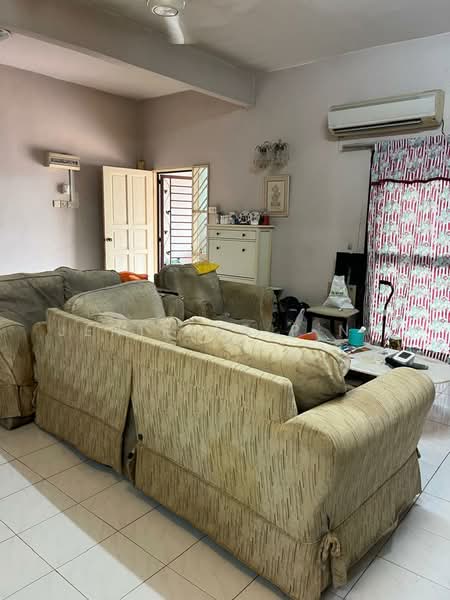 2-storey Terraced House for Sale in Kampung Batu Belah (Klang) - Jeniffer P'ng - Living Room - PropertyGuru.com.my