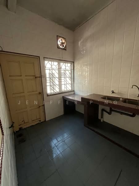 Rumah Teres 2-Tingkat untuk Dijual di Kampung Batu Belah (Klang) - Jeniffer P'ng - Kitchen - PropertyGuru.com.my