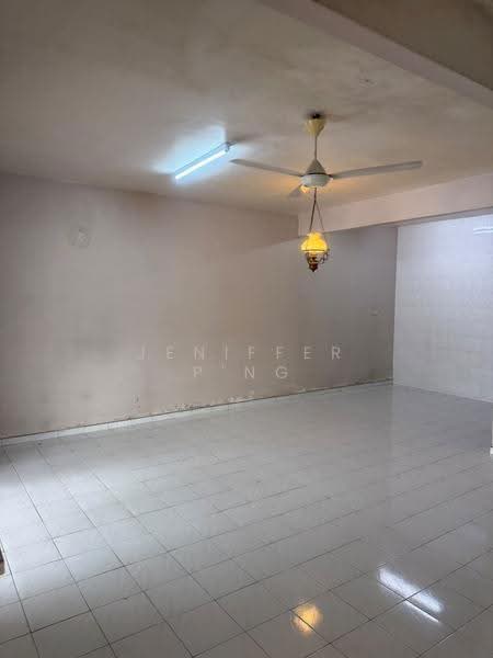 Rumah Teres 2-Tingkat untuk Dijual di Kampung Batu Belah (Klang) - Jeniffer P'ng - Living Room - PropertyGuru.com.my