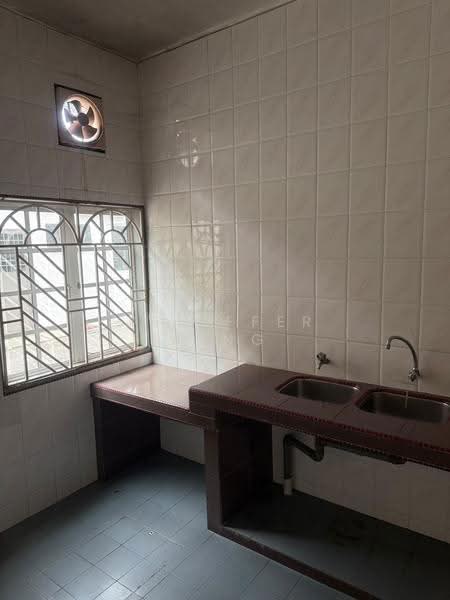 Rumah Teres 2-Tingkat untuk Dijual di Kampung Batu Belah (Klang) - Jeniffer P'ng - Kitchen - PropertyGuru.com.my