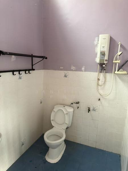 Rumah Teres 2-Tingkat untuk Dijual di Kampung Batu Belah (Klang) - Jeniffer P'ng - Bathroom - PropertyGuru.com.my