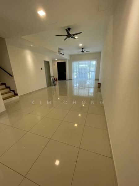 2-storey Terraced House for Sale in Bandar Tropicana Aman (Telok Panglima Garang) - Kim Chong - Living Room - PropertyGuru.com.my
