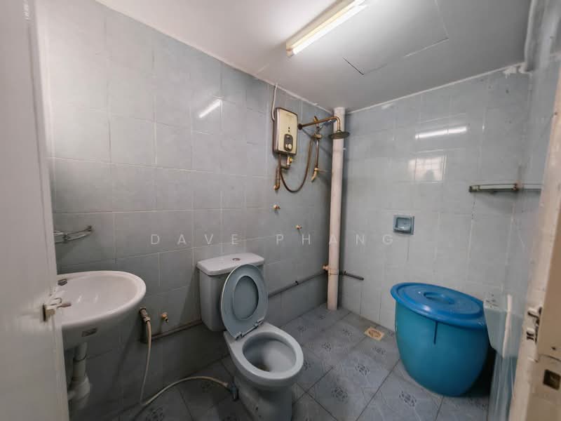 Condominium for Sale at La Villas Condominium - Dave Phang - Bathroom - PropertyGuru.com.my