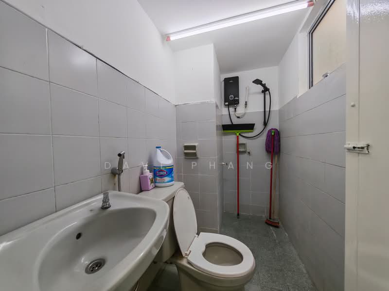 Condominium for Sale at La Villas Condominium - Dave Phang - Bathroom - PropertyGuru.com.my