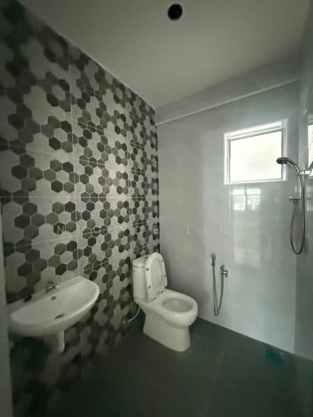 1-storey Terraced House for Sale in Taman Sppk (Ipoh) - Nicole Ling - Bathroom - PropertyGuru.com.my