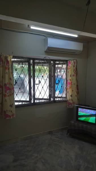 Rumah Teres 2 Tingkat untuk Dijual di Taman Damai Indah (Cheras) - Andy Wong - Living Room - PropertyGuru.com.my