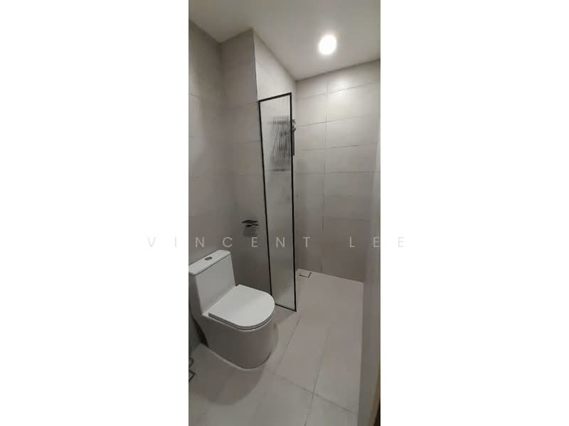 Servis Apartment untuk Disewa di Armani Raja Uda - Vincent Lee - Bathroom - PropertyGuru.com.my