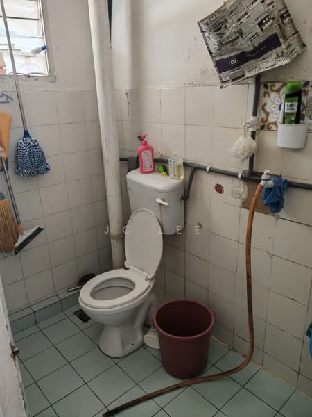 Flat for Sale at Flat Danau Kota - JC Lee - Bathroom - PropertyGuru.com.my