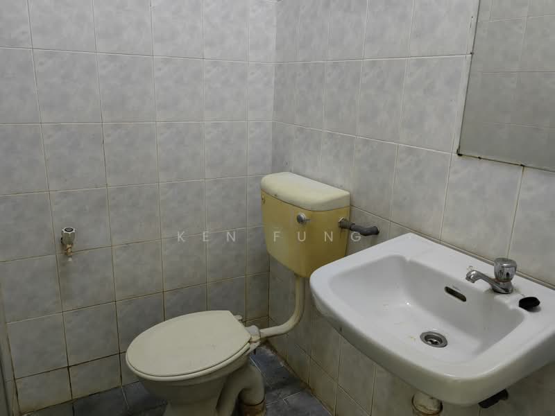 Pangsapuri untuk Disewa di Sri Camellia - Ken Fung - Bathroom - PropertyGuru.com.my