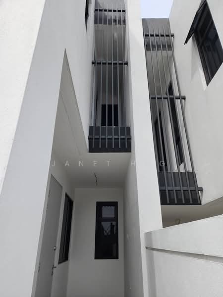 Semi-Detached House for Sale in Shah Alam (Selangor) - Janet Hng - Exterior - PropertyGuru.com.my