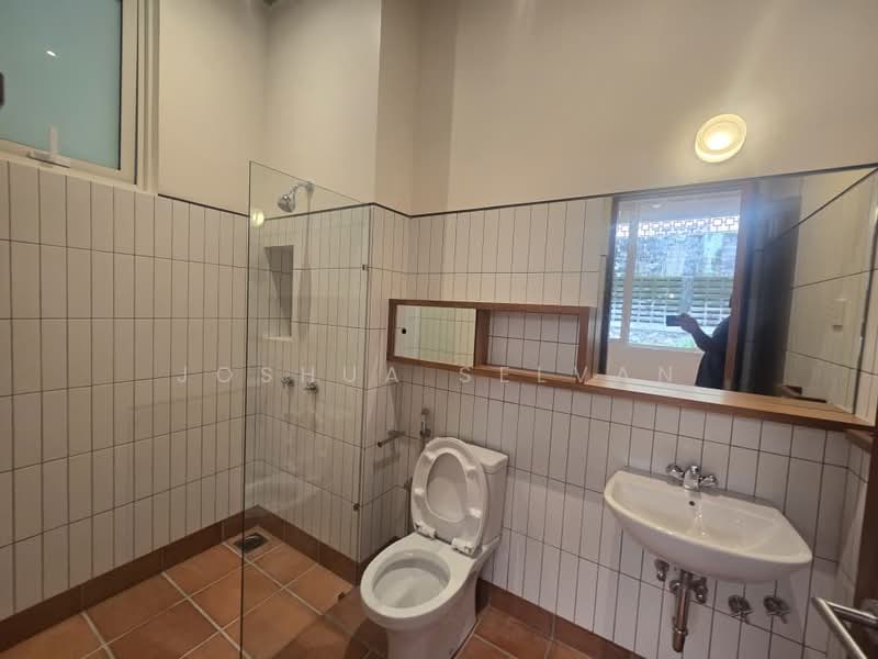 Bungalow for Sale in Bukit Damansara (Damansara Heights) - Joshua Selvan - Bathroom - PropertyGuru.com.my