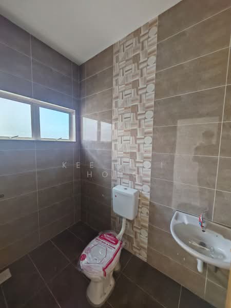 Rumah Teres 2 Tingkat untuk Dijual di Sitiawan (Perak) - Kee Choi Hong - Bathroom - PropertyGuru.com.my