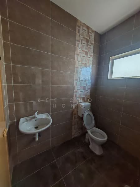 Rumah Teres 2 Tingkat untuk Dijual di Sitiawan (Perak) - Kee Choi Hong - Bathroom - PropertyGuru.com.my