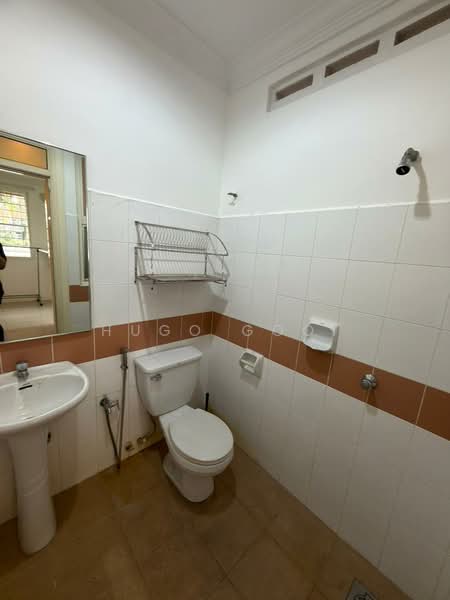 Semi-Detached House for Sale in Damansara Heights (Kuala Lumpur) - Hugo Gooi - Bathroom - PropertyGuru.com.my
