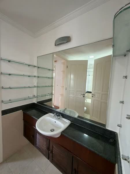 Semi-Detached House for Sale in Damansara Heights (Kuala Lumpur) - Hugo Gooi - Bathroom - PropertyGuru.com.my
