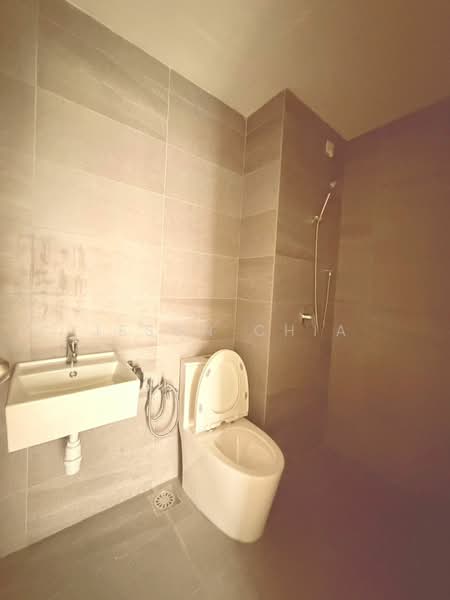 Kondominium untuk Dijual di Nestree Residence - Jeson Chia - Common Bathroom - PropertyGuru.com.my